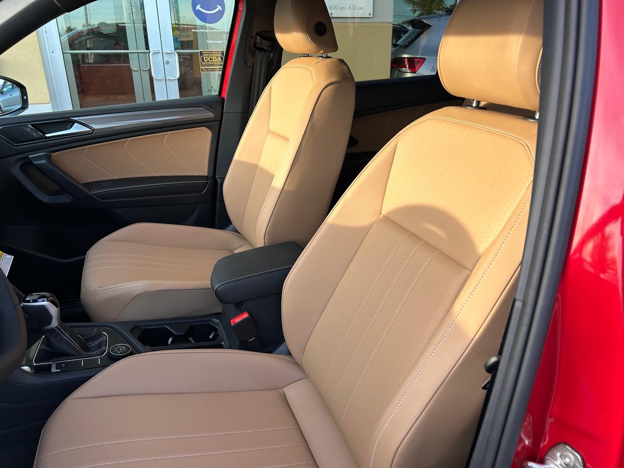 2024 Volkswagen Tiguan Comfortline R-Line Black Edition 4dr All-Wheel Drive 4MOTION Photo