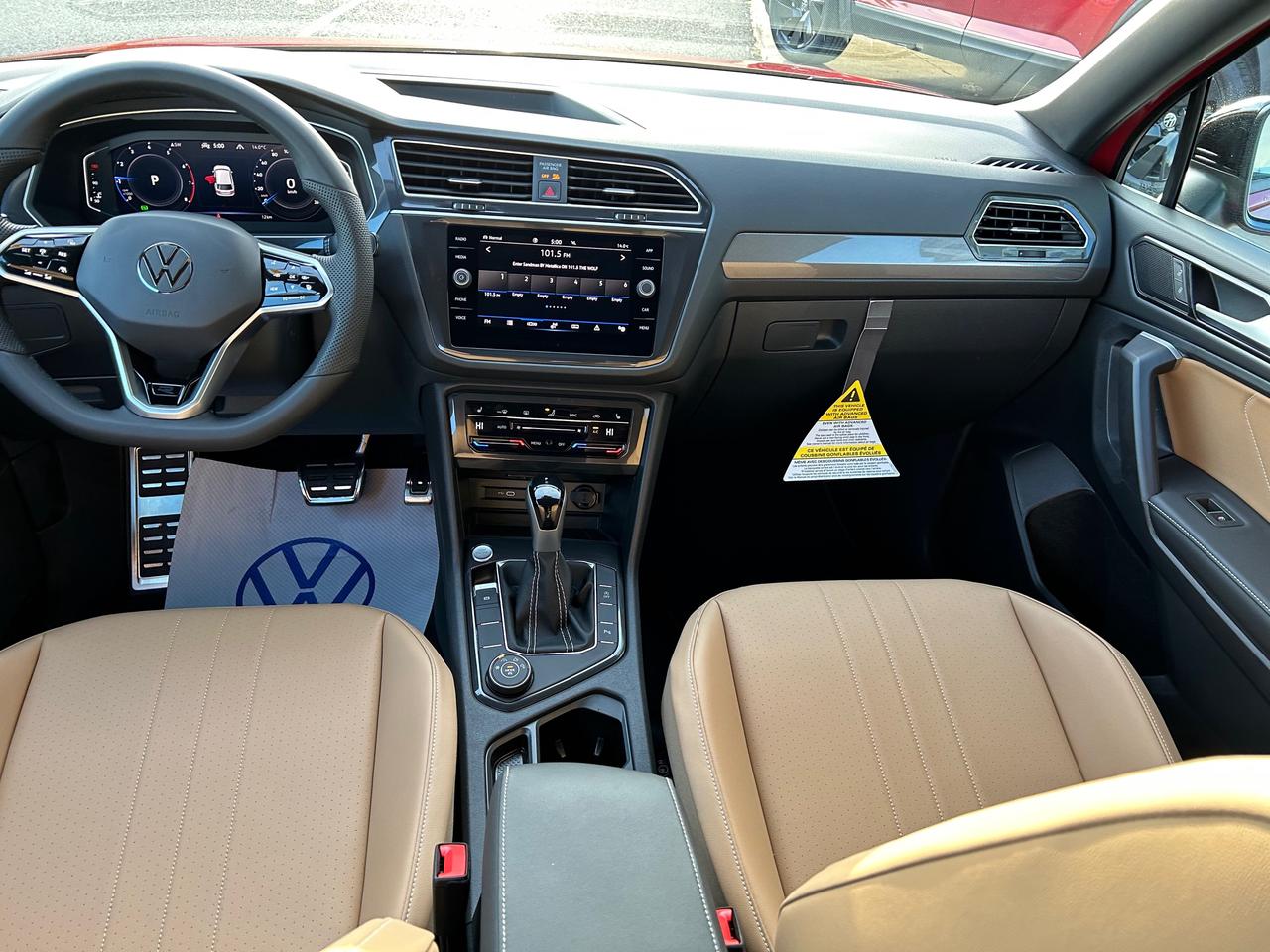 2024 Volkswagen Tiguan Comfortline R-Line Black Edition 4dr All-Wheel Drive 4MOTION Photo