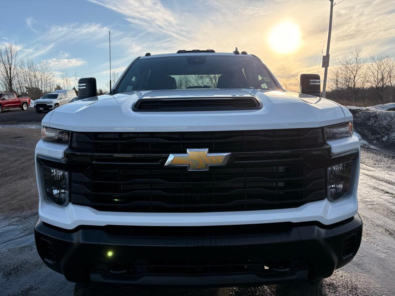 2026 Chevrolet SILVERADO 2500HD 4WD Crew Cab Long Box Work Truck Photo