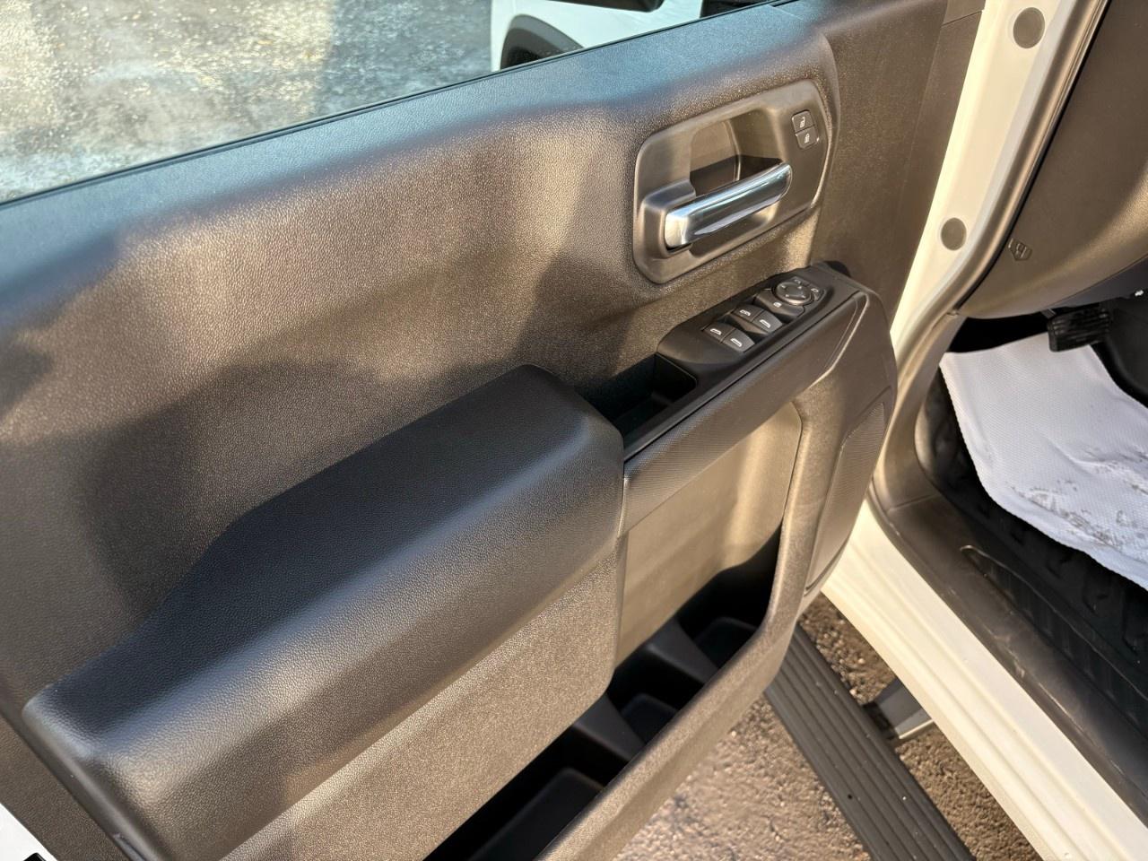 2026 Chevrolet SILVERADO 2500HD 4WD Crew Cab Long Box Work Truck Photo