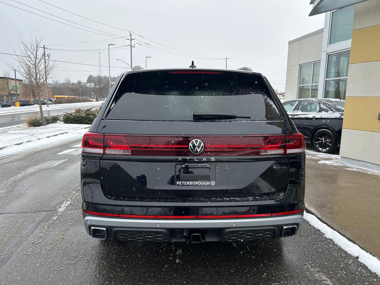 2025 Volkswagen Atlas 2.0 TSI Peak Edition 4dr All-Wheel Drive 4MOTION Photo