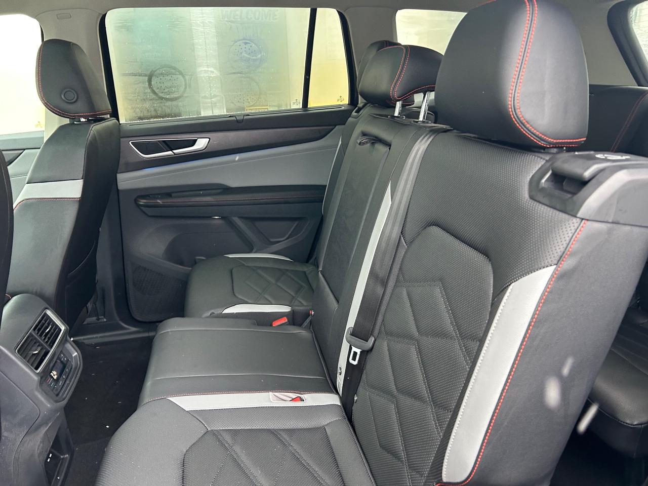 2025 Volkswagen Atlas 2.0 TSI Peak Edition 4dr All-Wheel Drive 4MOTION Photo