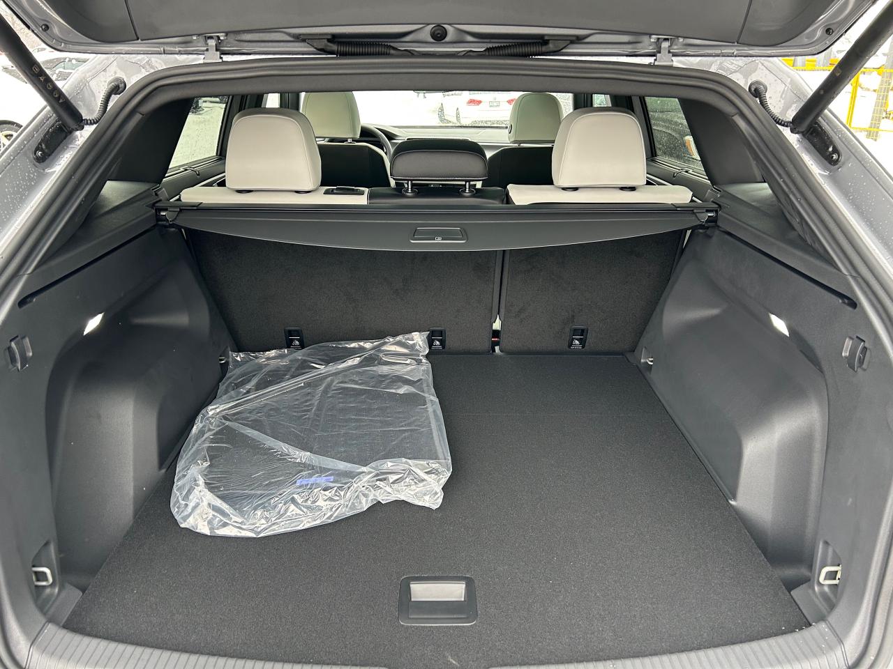 2025 Volkswagen Atlas Cross Sport 2.0 TSI Execline 4dr All-Wheel Drive 4MOTION Photo