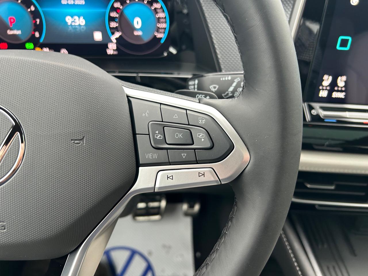 2025 Volkswagen Atlas Cross Sport 2.0 TSI Execline 4dr All-Wheel Drive 4MOTION Photo