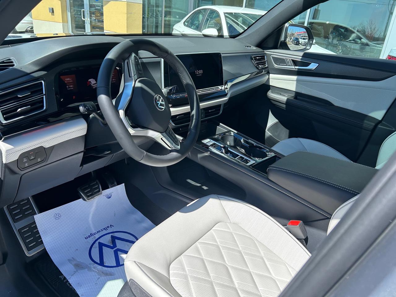 2025 Volkswagen Atlas Cross Sport 2.0 TSI Execline 4dr All-Wheel Drive 4MOTION Photo