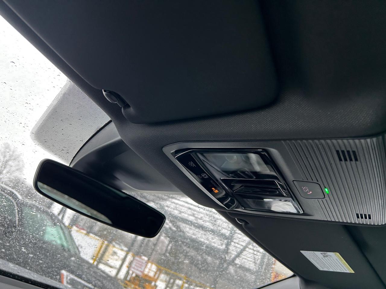 2025 Volkswagen Atlas Cross Sport 2.0 TSI Execline 4dr All-Wheel Drive 4MOTION Photo