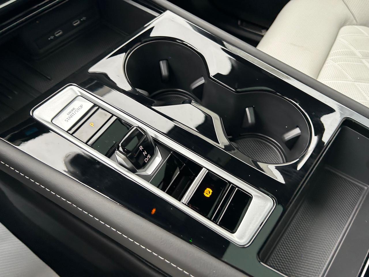 2025 Volkswagen Atlas Cross Sport 2.0 TSI Execline 4dr All-Wheel Drive 4MOTION Photo