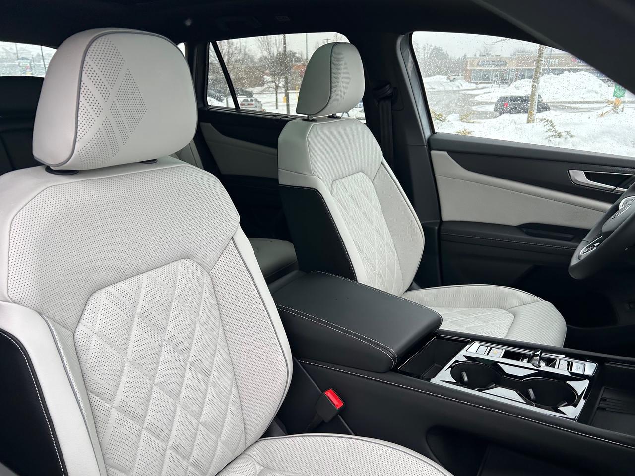 2025 Volkswagen Atlas Cross Sport 2.0 TSI Execline 4dr All-Wheel Drive 4MOTION Photo