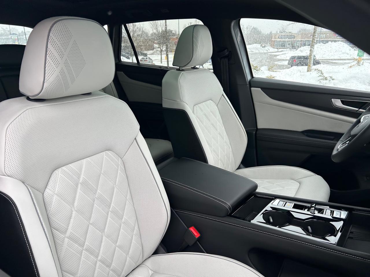 2025 Volkswagen Atlas Cross Sport 2.0 TSI Execline 4dr All-Wheel Drive 4MOTION Photo