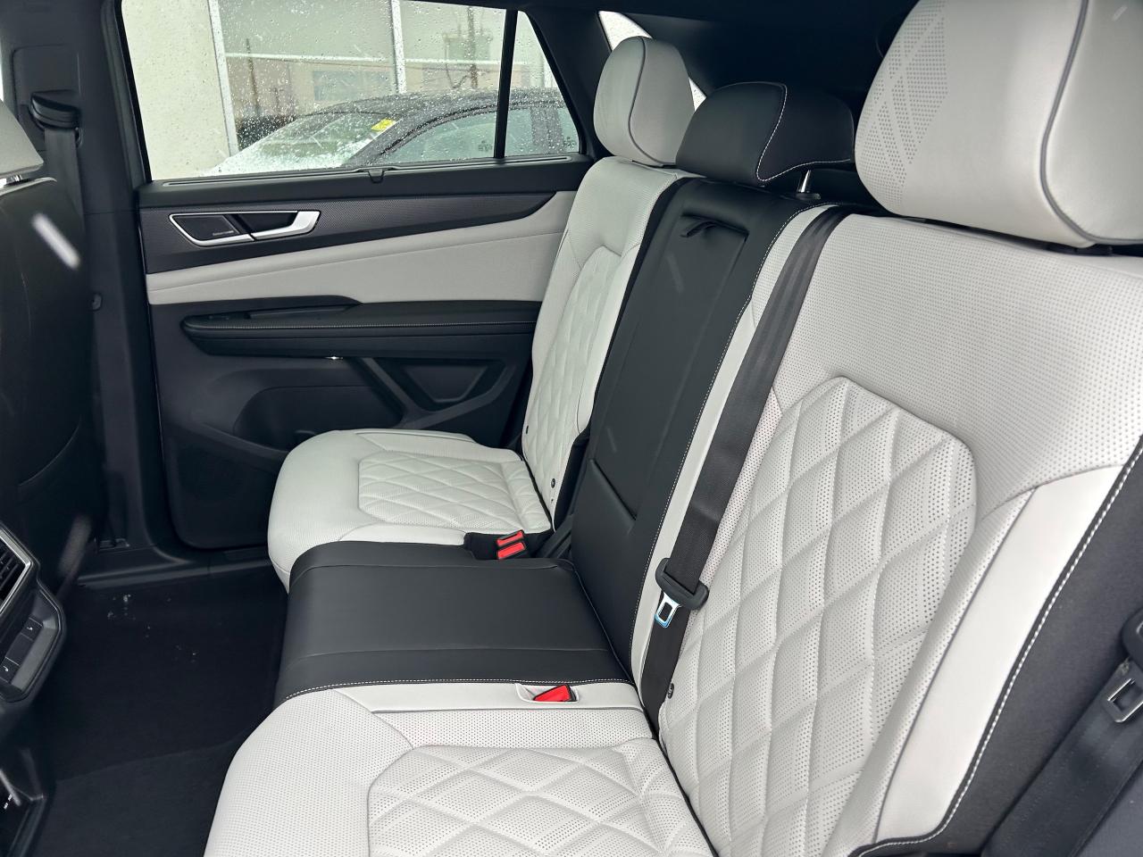 2025 Volkswagen Atlas Cross Sport 2.0 TSI Execline 4dr All-Wheel Drive 4MOTION Photo