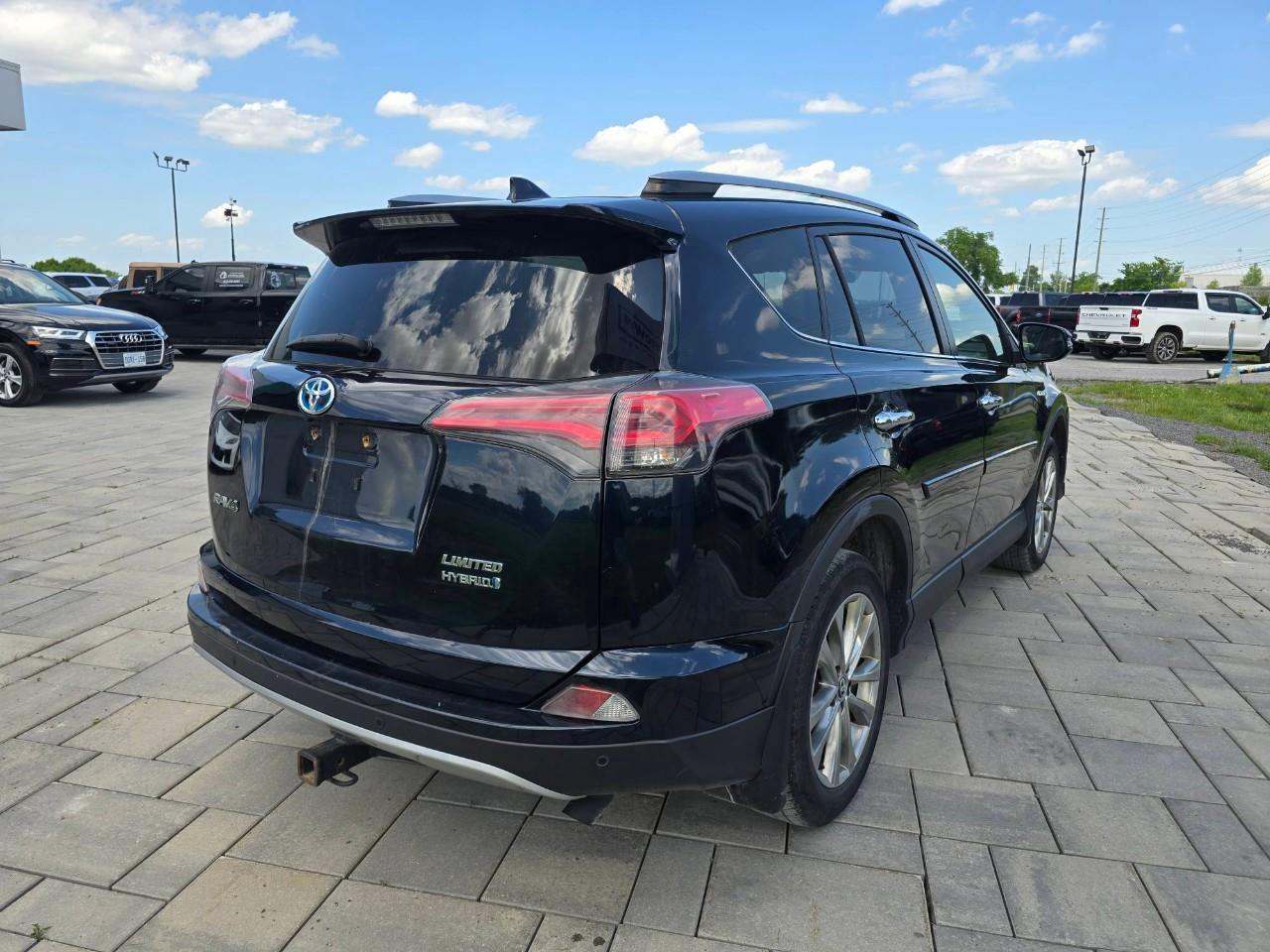 2017 Toyota RAV4 Hybrid Limited 4dr All-Wheel Drive Photo4