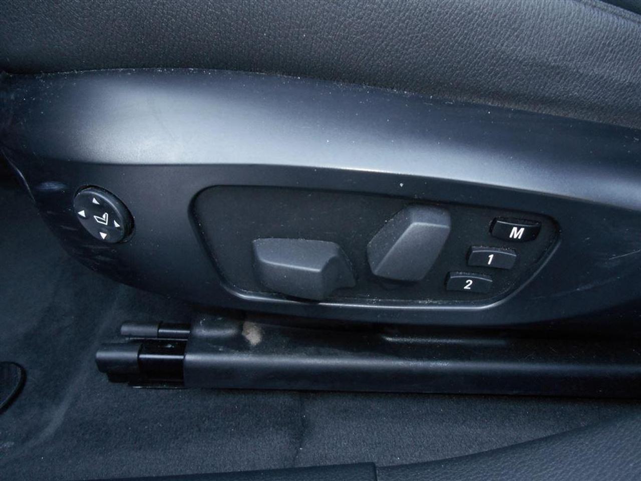 2012 BMW X1  Photo