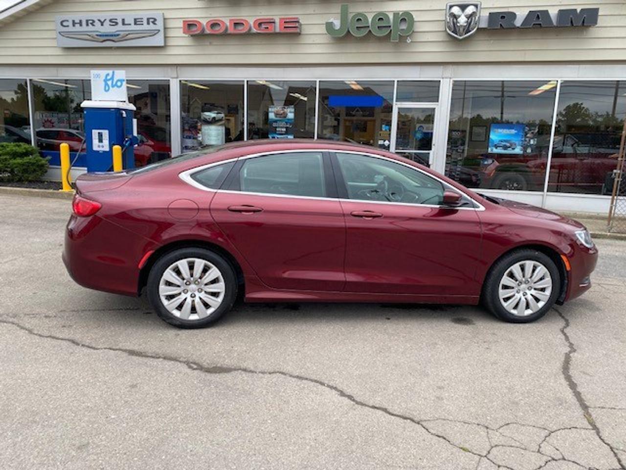 2016 Chrysler 200 LX 4dr Front-wheel Drive Sedan Photo