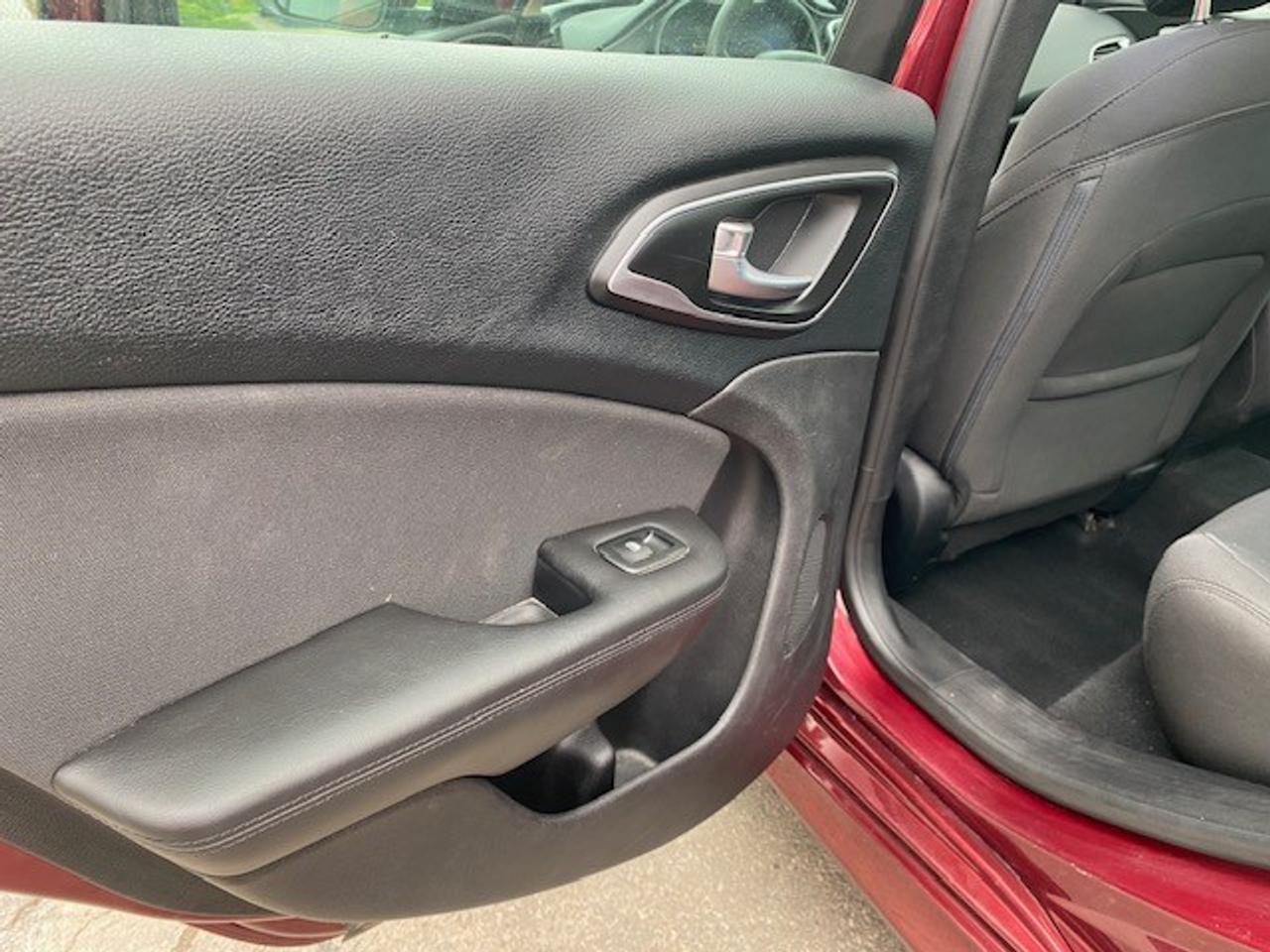 2016 Chrysler 200 LX 4dr Front-wheel Drive Sedan Photo