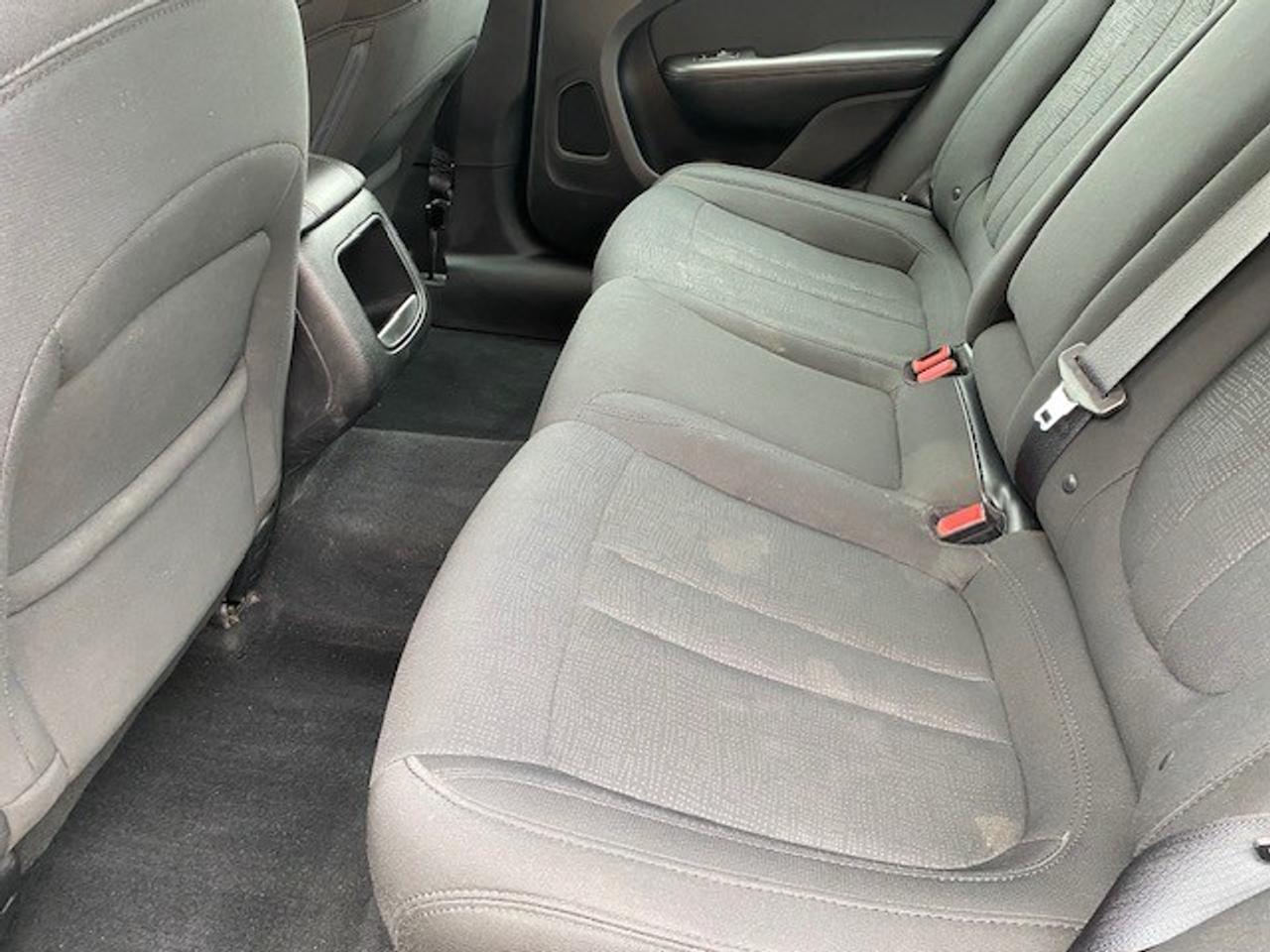 2016 Chrysler 200 LX 4dr Front-wheel Drive Sedan Photo