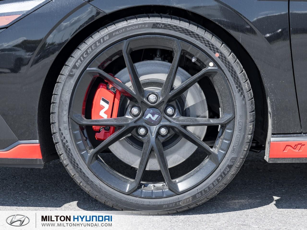 2025 Hyundai Elantra N Base 4dr Sedan Photo