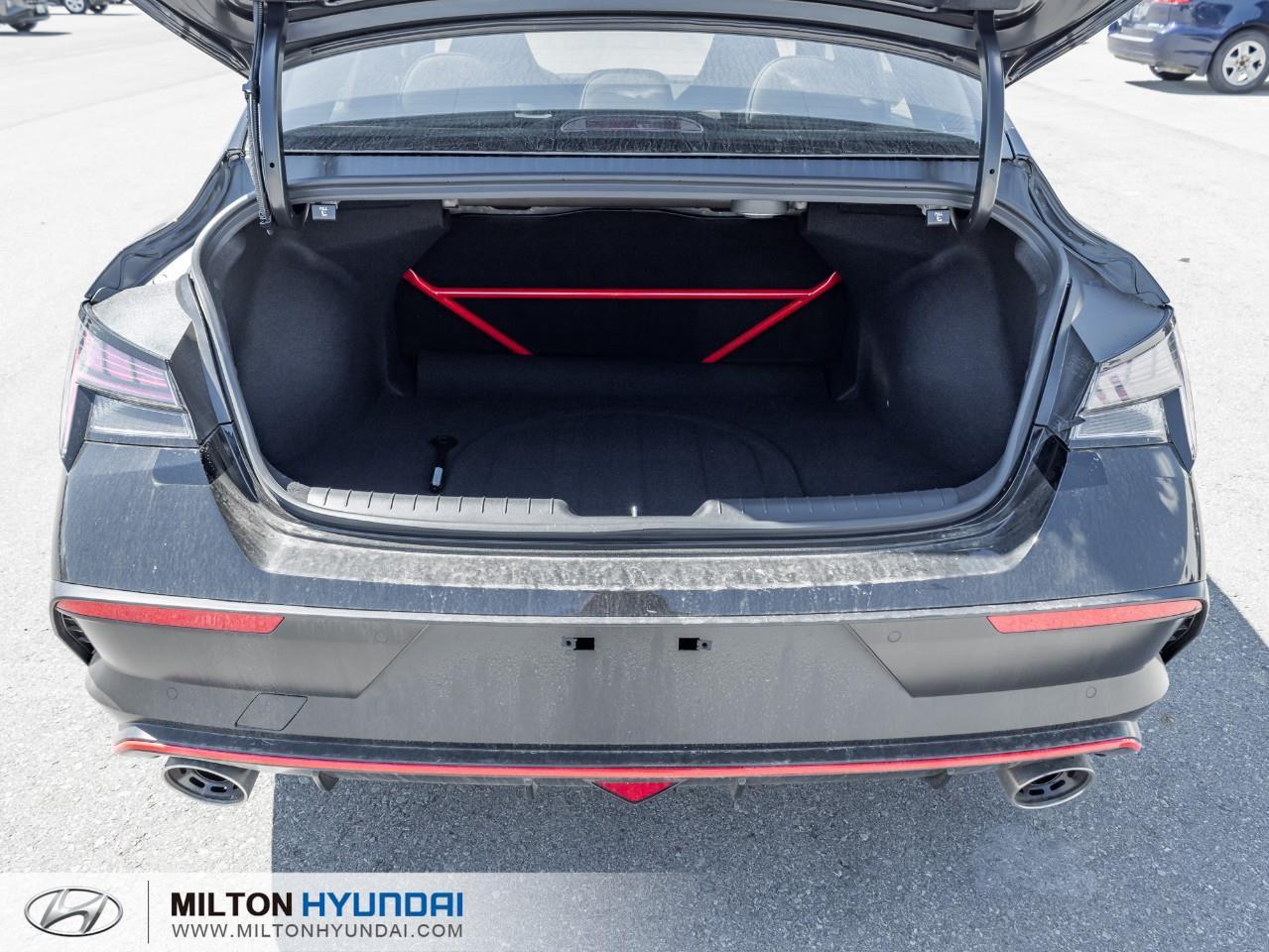 2025 Hyundai Elantra N Base 4dr Sedan Photo