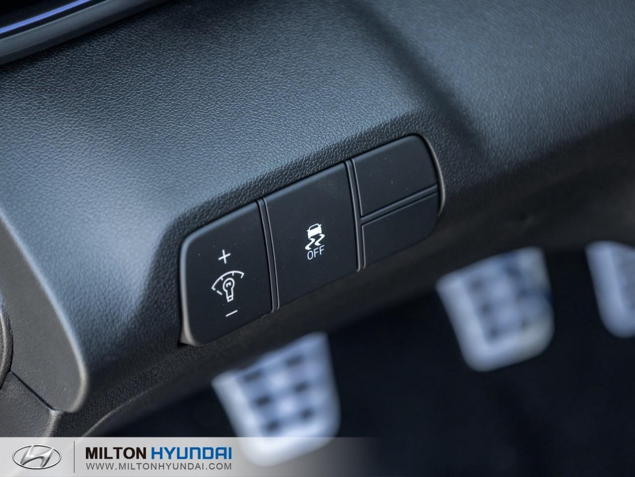 2025 Hyundai Elantra N Base 4dr Sedan Photo