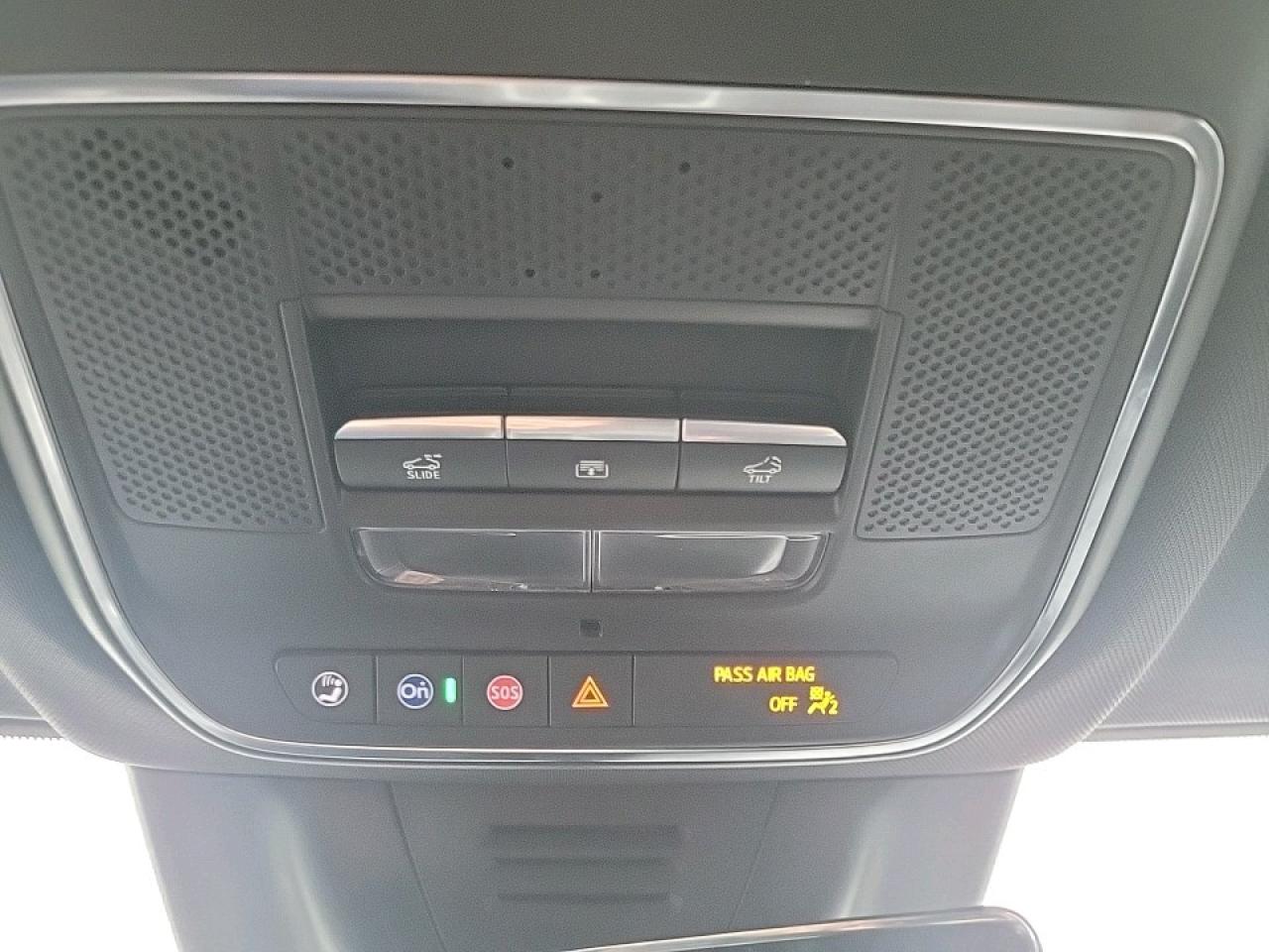 2025 Chevrolet Equinox EV RS 4dr Photo