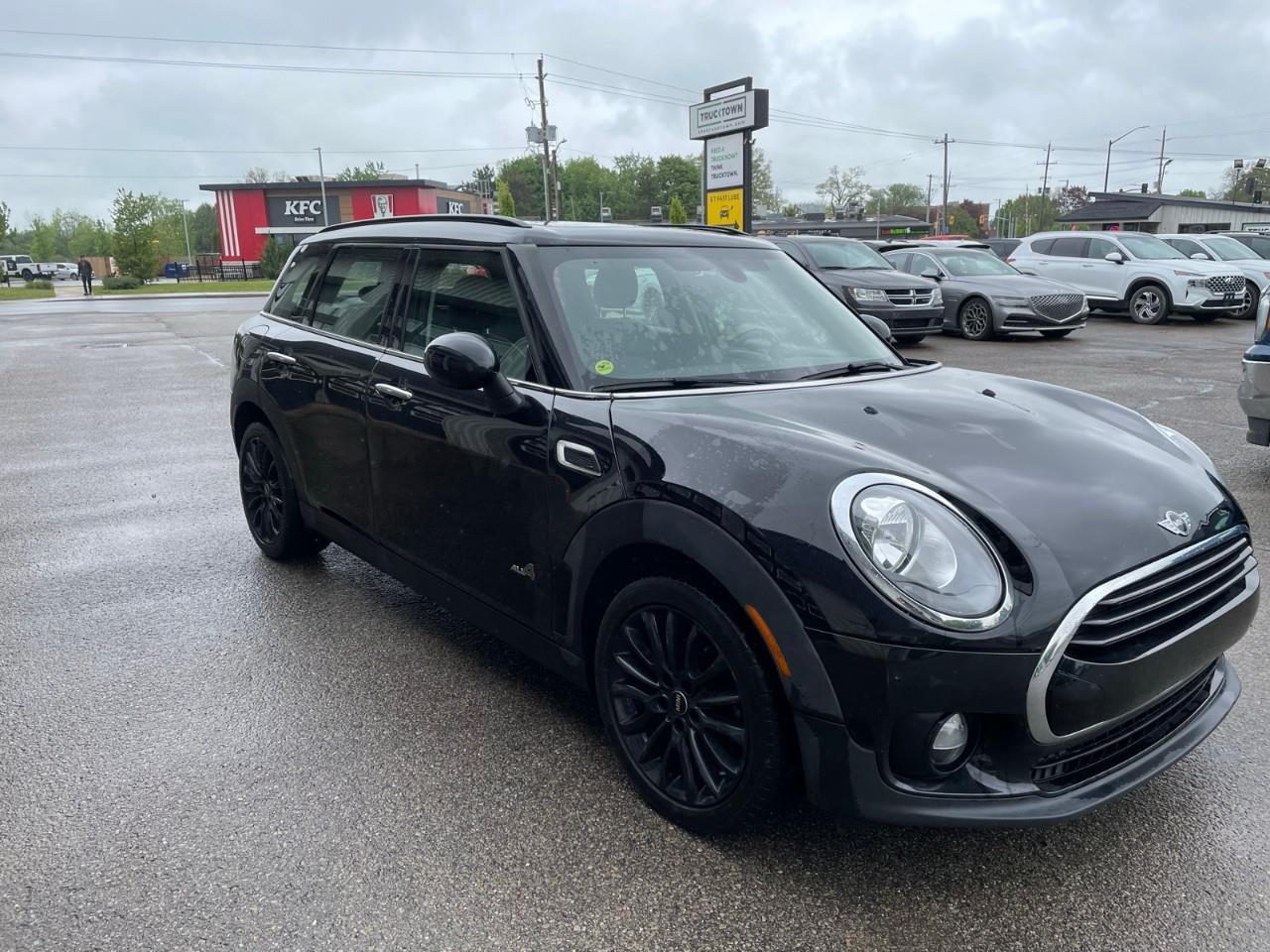 2018 MINI Clubman Cooper 4dr ALL4 Photo3