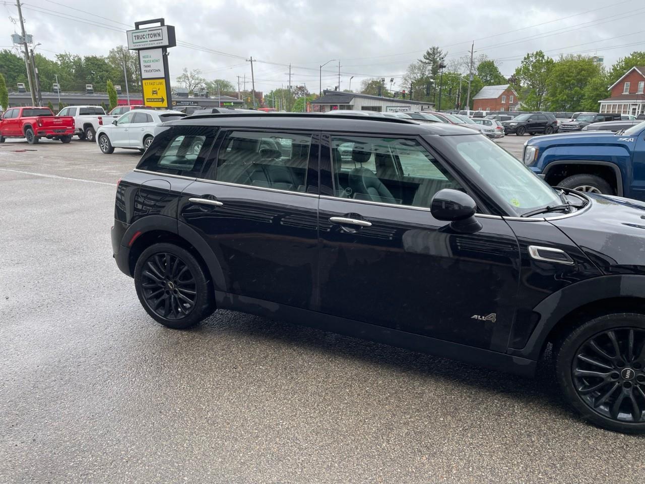 2018 MINI Clubman Cooper 4dr ALL4 Photo