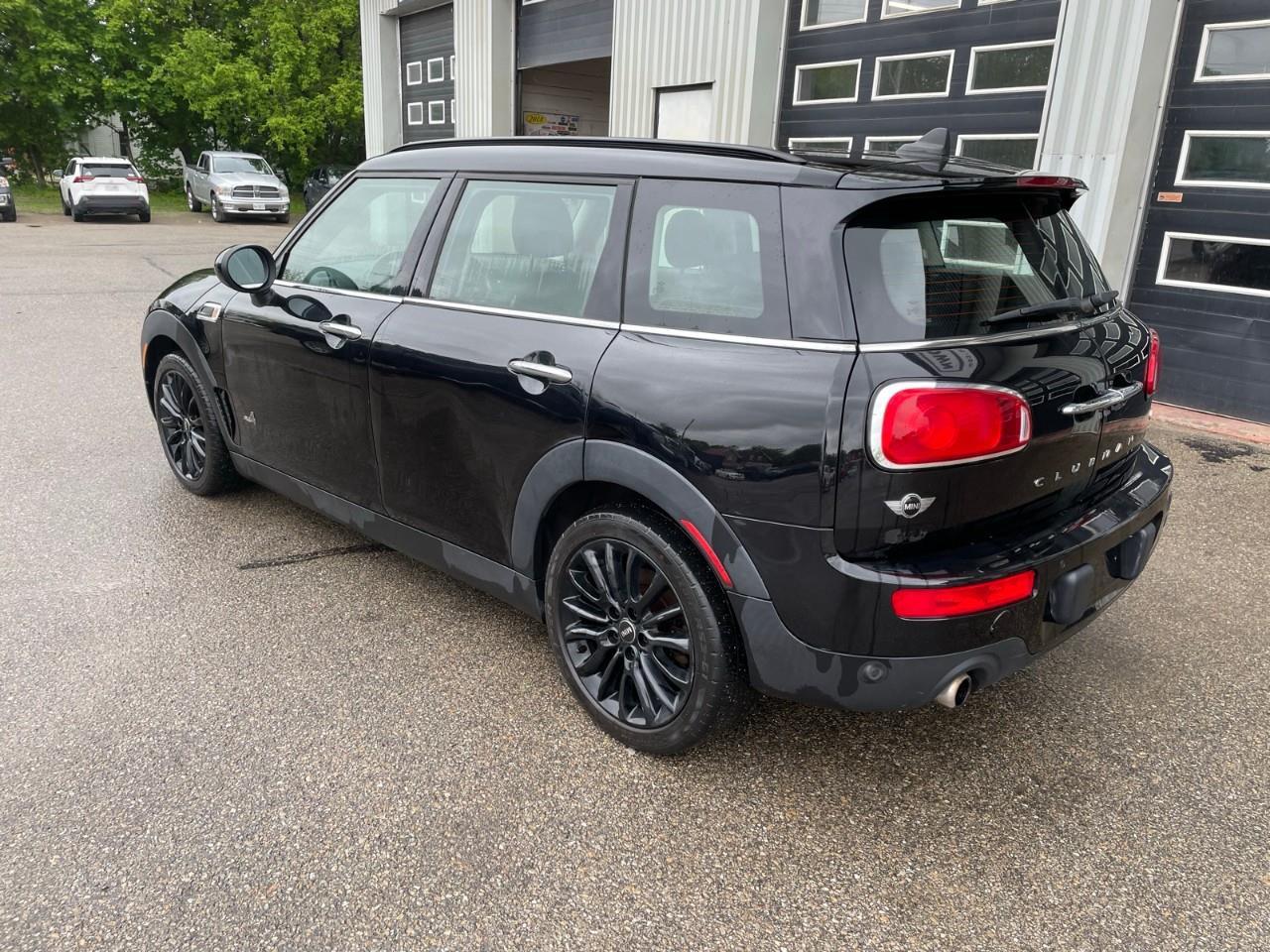 2018 MINI Clubman Cooper 4dr ALL4 Photo