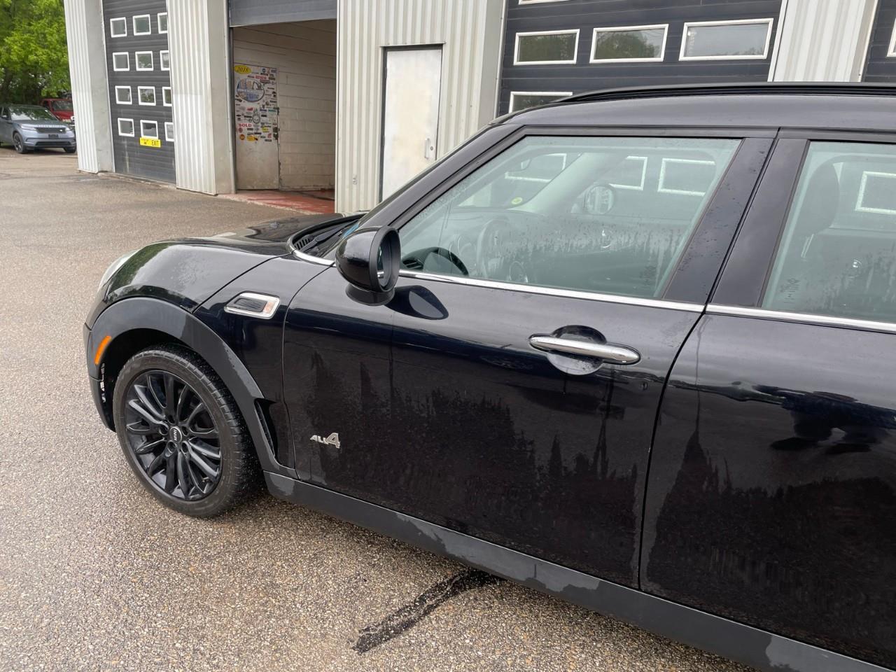 2018 MINI Clubman Cooper 4dr ALL4 Photo