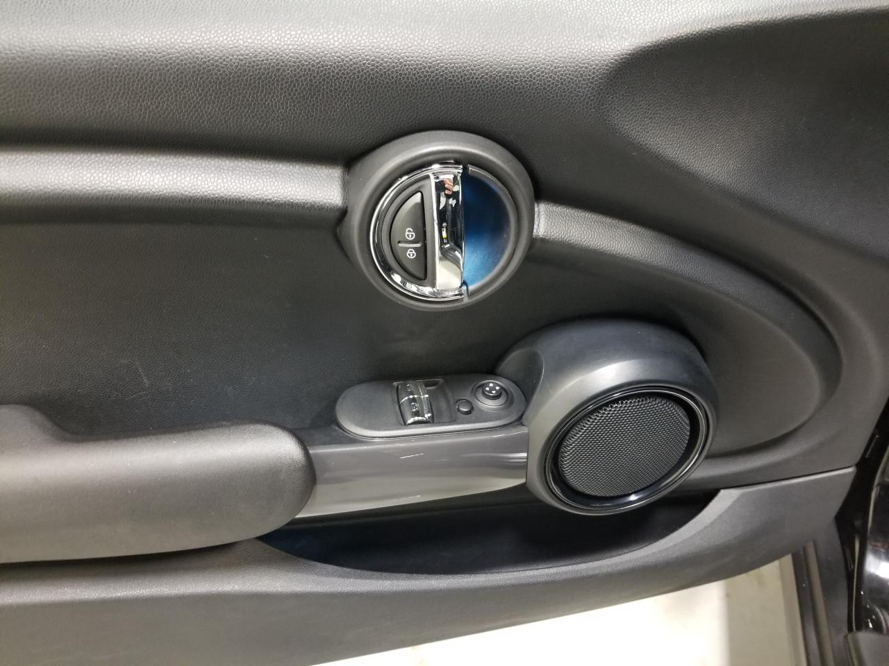 2016 MINI 3 Door Cooper 2dr Hatchback Photo