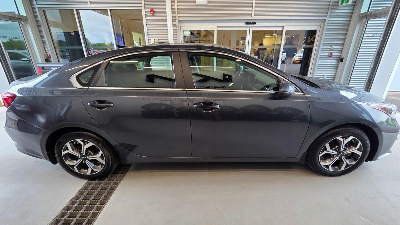 2021 Kia Forte EX 4dr Sedan Photo3
