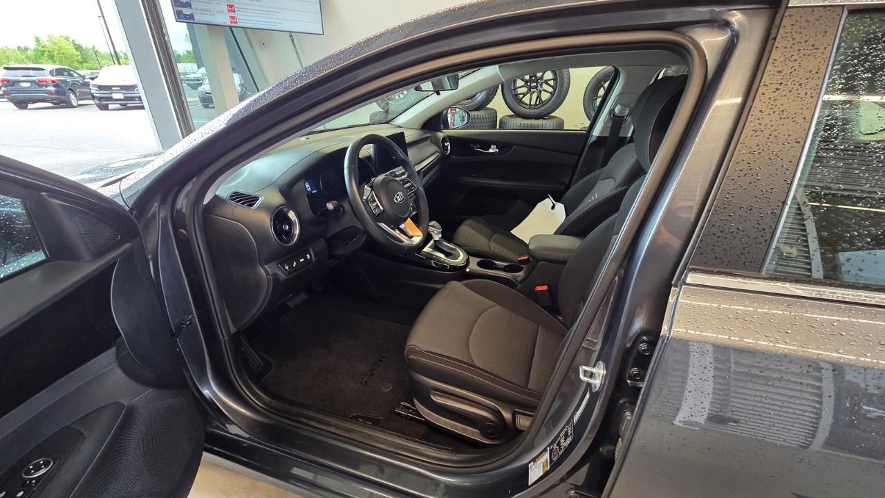 2021 Kia Forte EX 4dr Sedan Photo