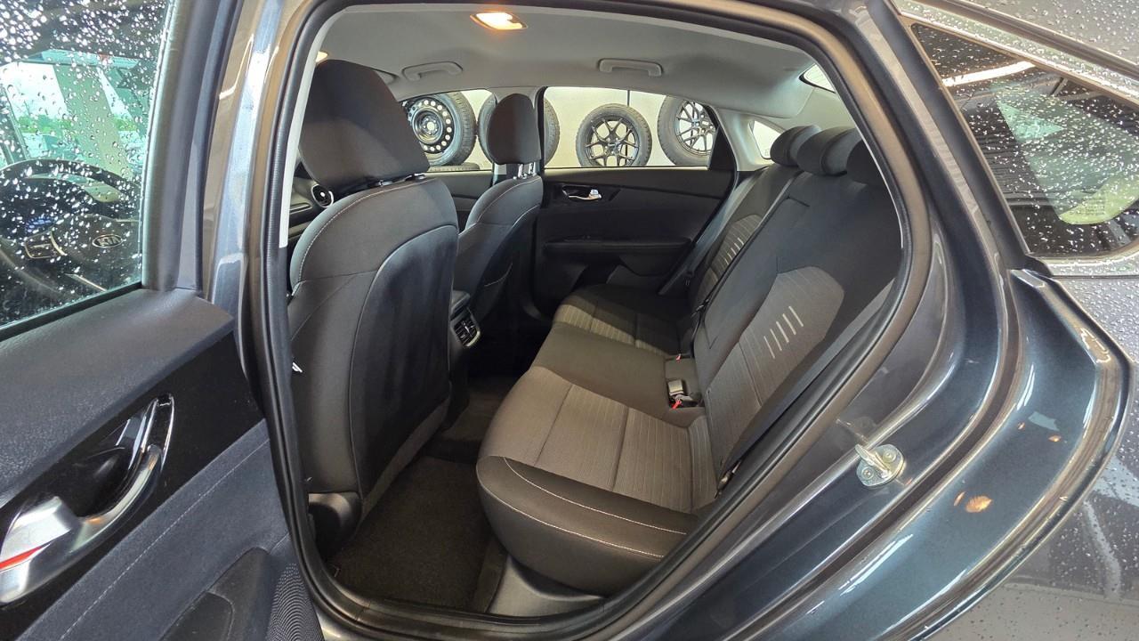 2021 Kia Forte EX 4dr Sedan Photo