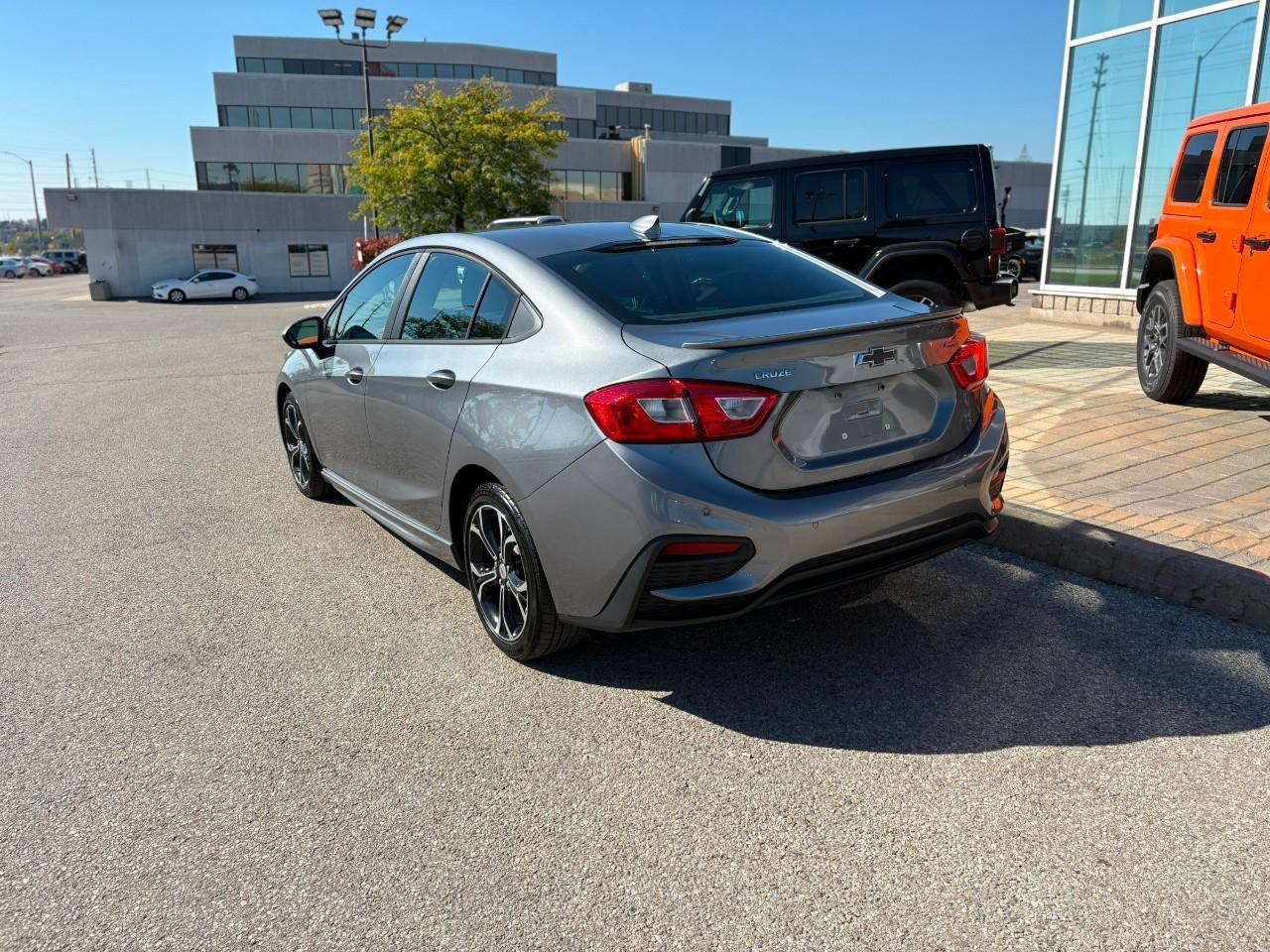 2019 Chevrolet Cruze LT 4dr Sedan Photo3