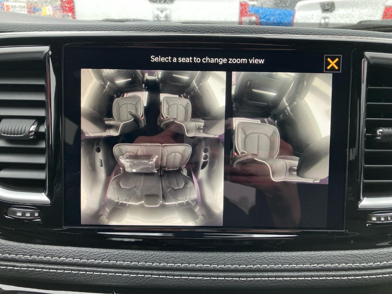 2024 Chrysler Pacifica Hybrid DEALER DEMO Photo