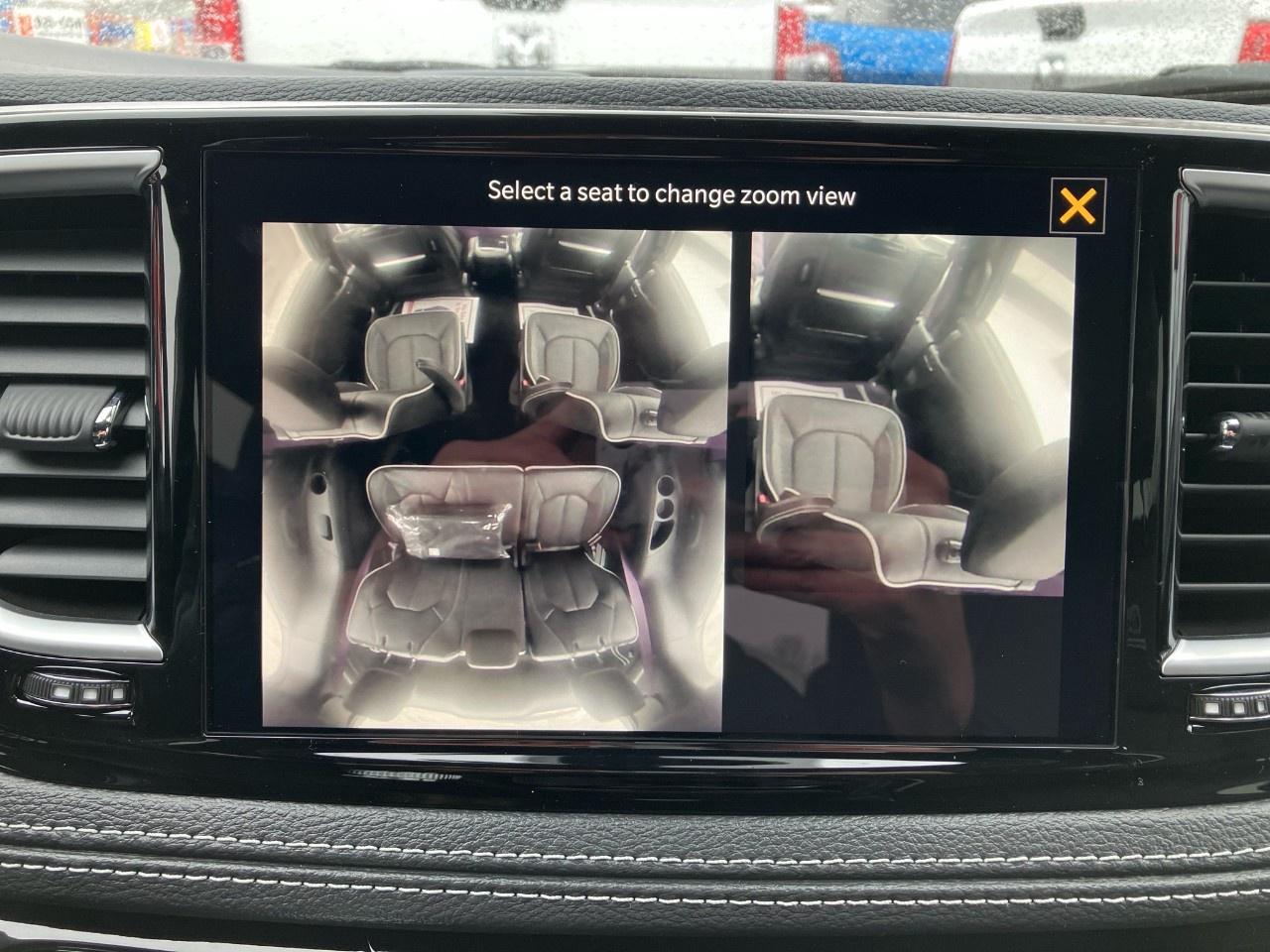 2024 Chrysler Pacifica Hybrid DEALER DEMO Photo