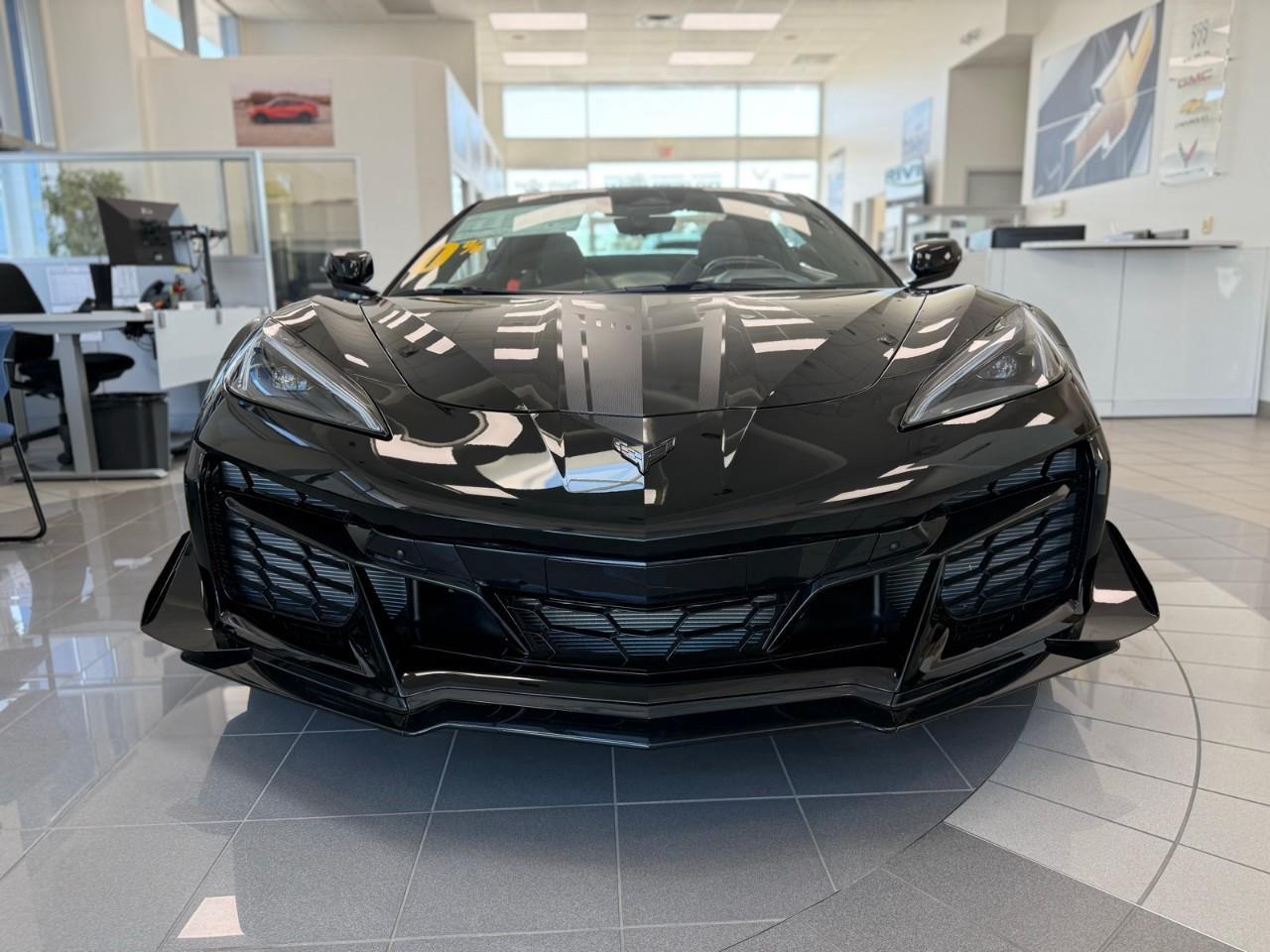 2025 Chevrolet Corvette Z06 w/3LZ 2dr Convertible Photo2