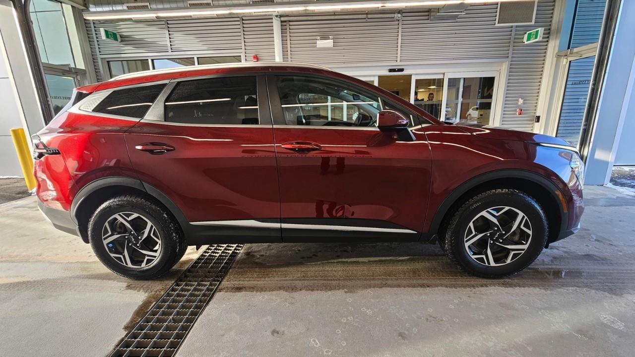 2023 Kia Sportage LX 4dr All-wheel Drive Photo3