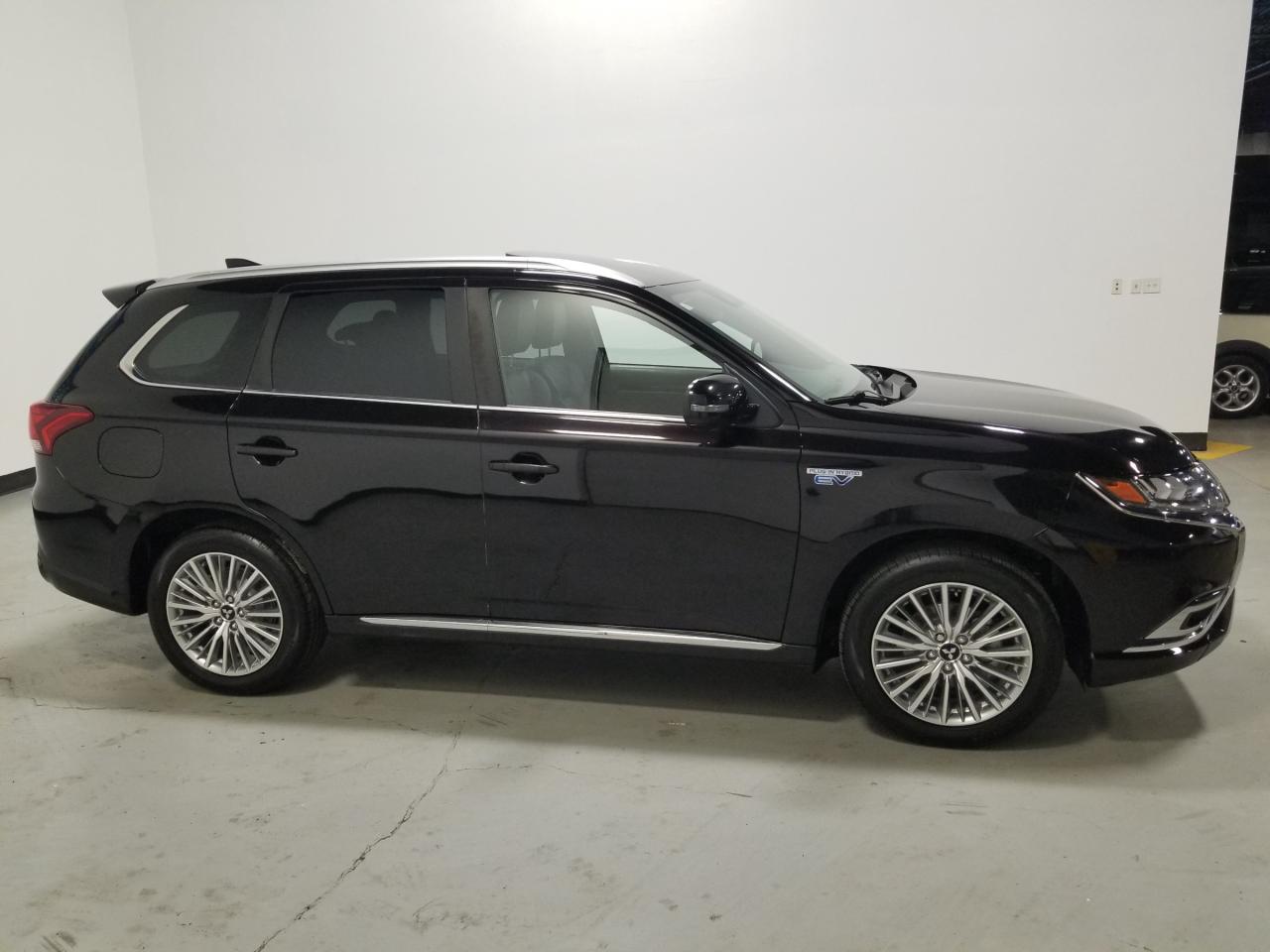 2020 Mitsubishi Outlander Plug-In Hybrid SEL 4dr S-AWC Photo