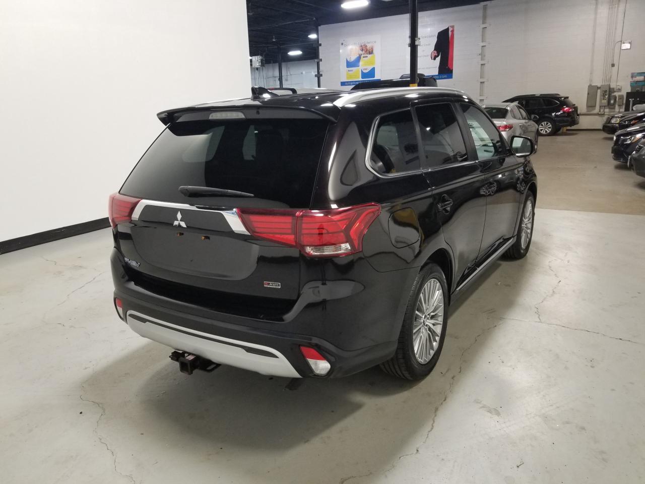 2020 Mitsubishi Outlander Plug-In Hybrid SEL 4dr S-AWC Photo
