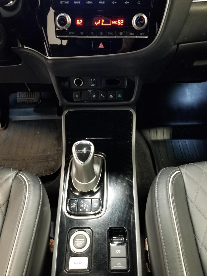 2020 Mitsubishi Outlander Plug-In Hybrid SEL 4dr S-AWC Photo