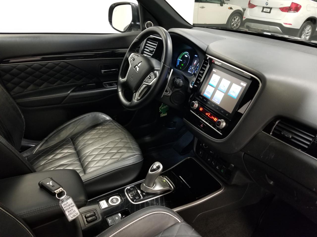 2020 Mitsubishi Outlander Plug-In Hybrid SEL 4dr S-AWC Photo