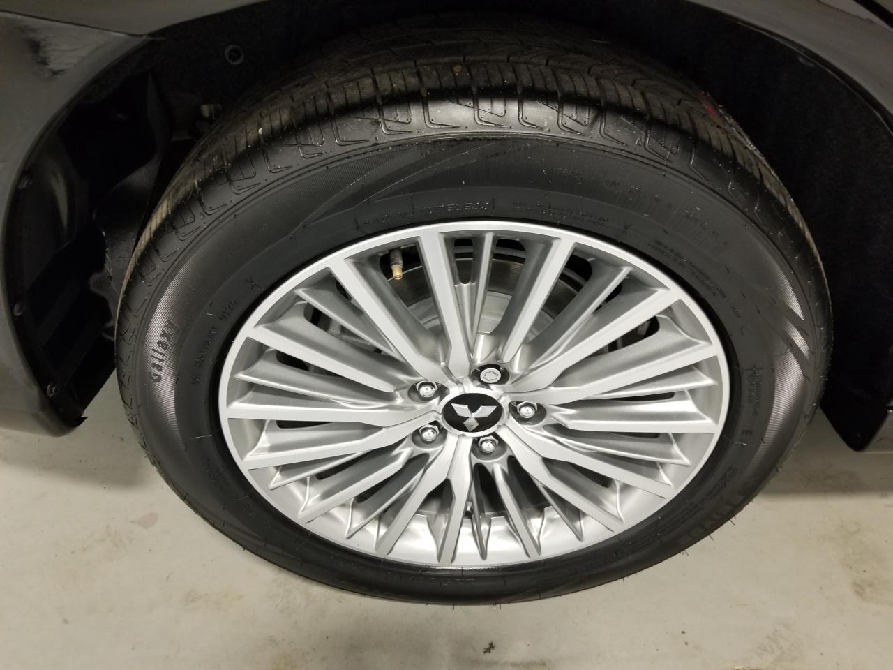 2020 Mitsubishi Outlander Plug-In Hybrid SEL 4dr S-AWC Photo