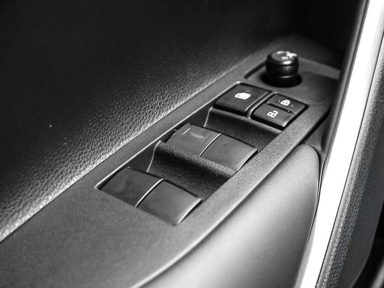 2025 Toyota Corolla Cross LE 4dr All-Wheel Drive Photo