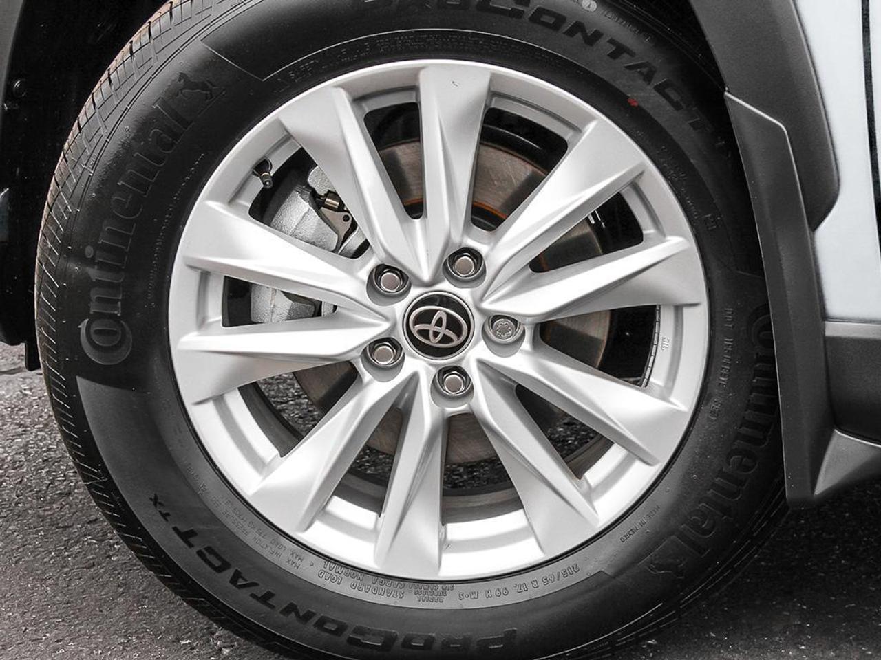 2025 Toyota Corolla Cross LE 4dr All-Wheel Drive Photo