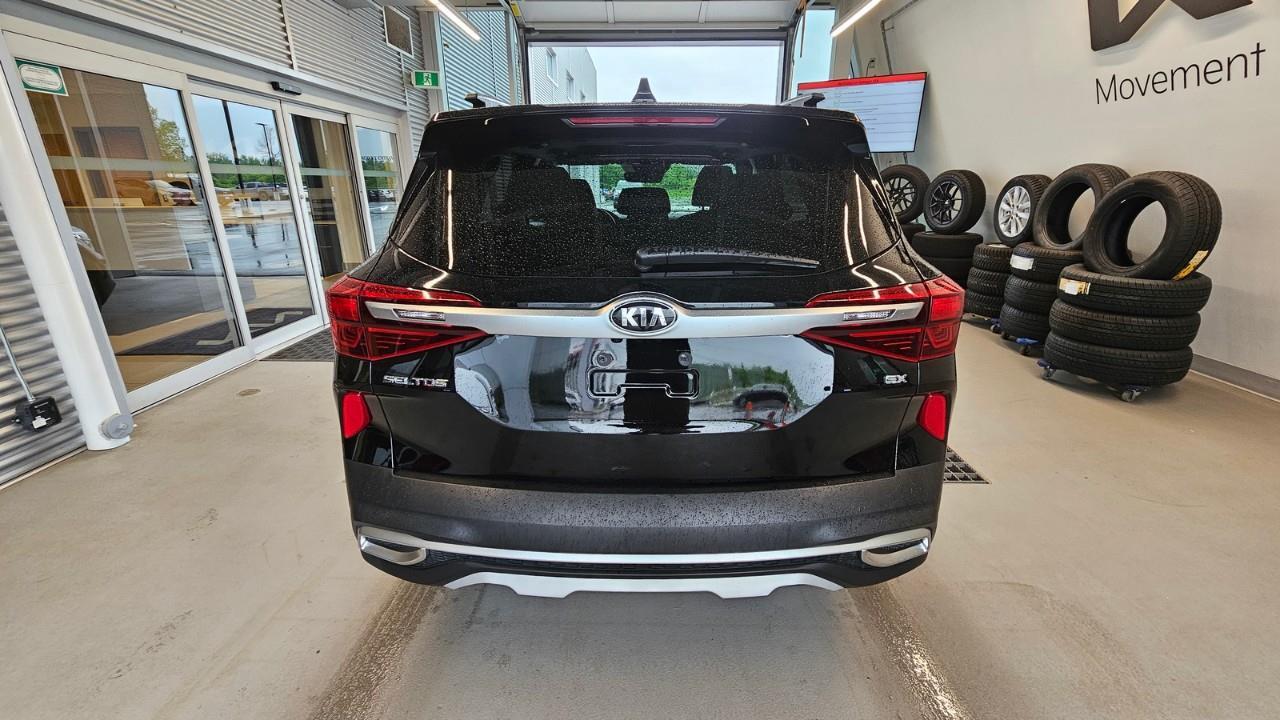 2021 Kia Seltos EX Premium 4dr All-Wheel Drive Photo