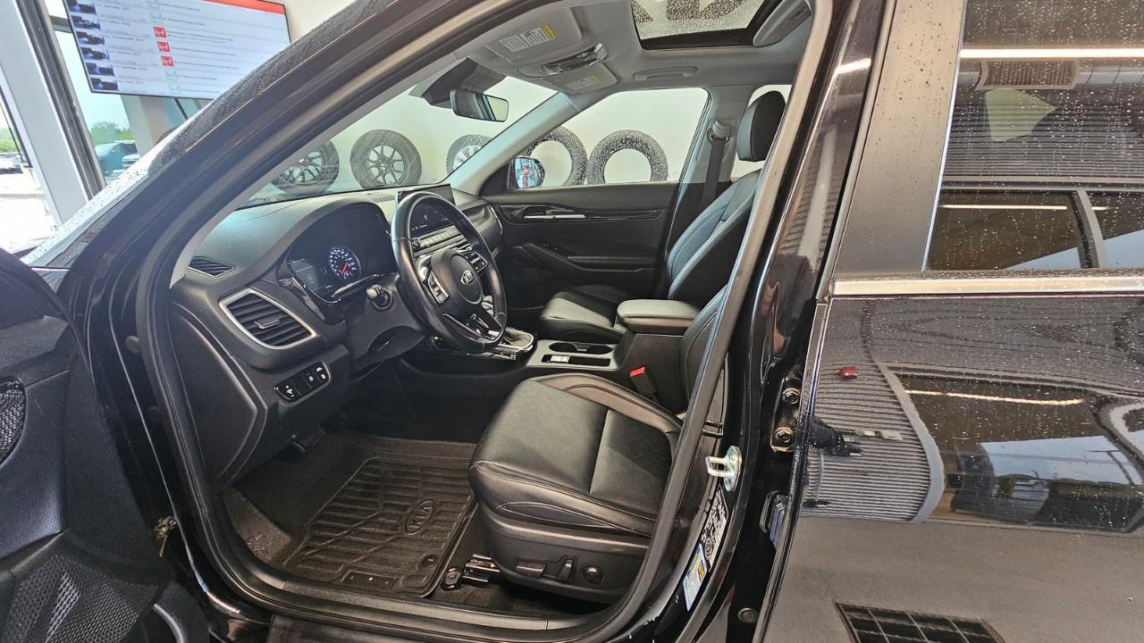 2021 Kia Seltos EX Premium 4dr All-Wheel Drive Photo