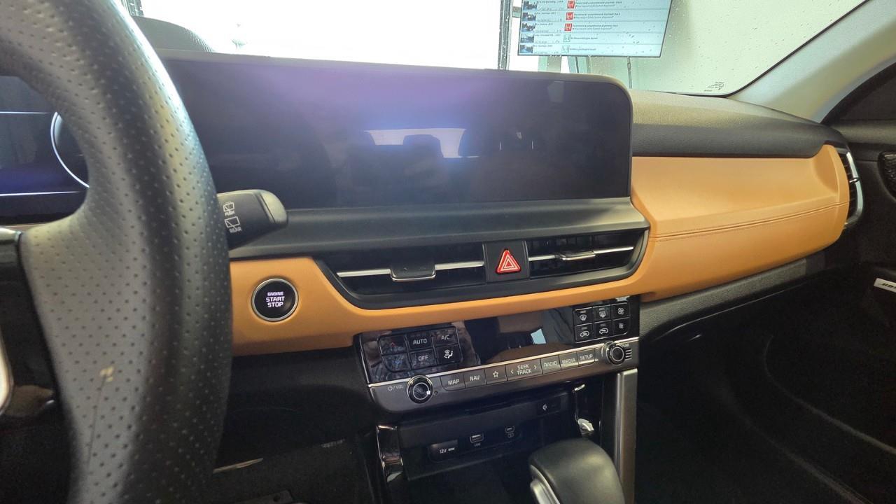 2024 Kia Seltos SX w/Brown Interior 4dr All-Wheel Drive Photo