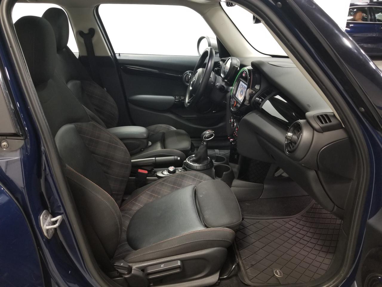 2017 MINI 5 Door Cooper S 4dr Hatchback Photo