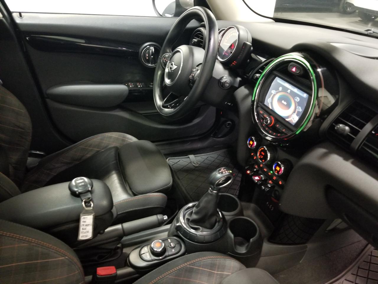 2017 MINI 5 Door Cooper S 4dr Hatchback Photo