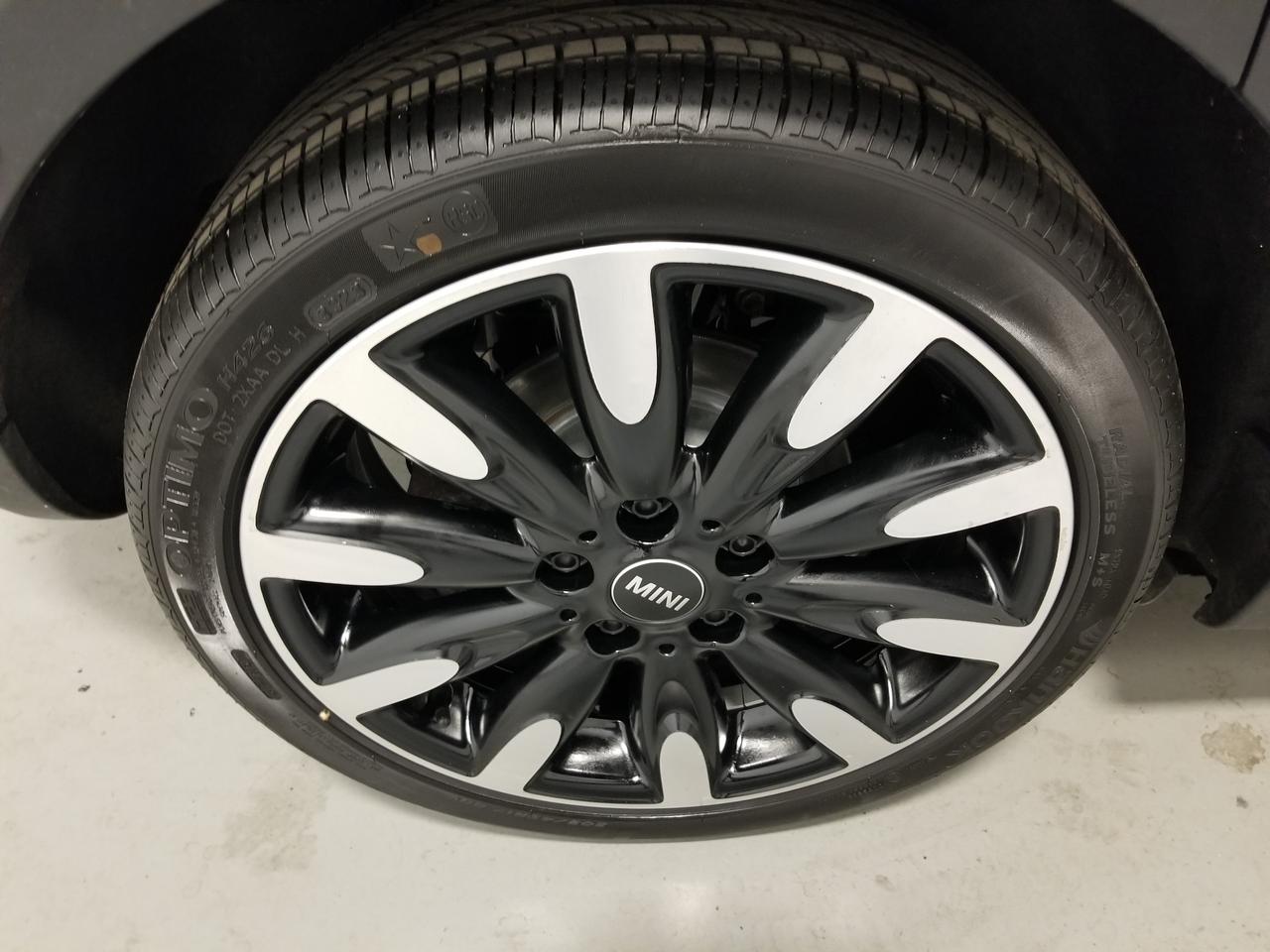 2017 MINI 5 Door Cooper S 4dr Hatchback Photo