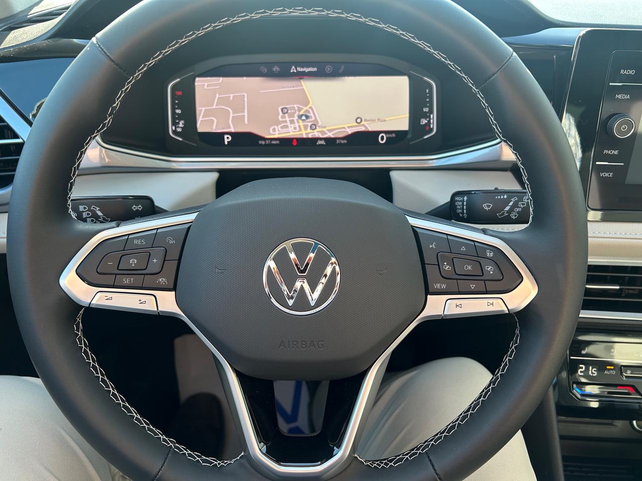 2025 Volkswagen Taos Highline 4dr All-Wheel Drive 4MOTION Photo